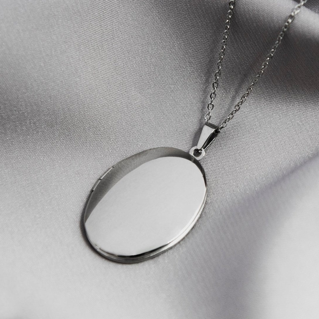 OVAL LOCKET - MILA CANTES