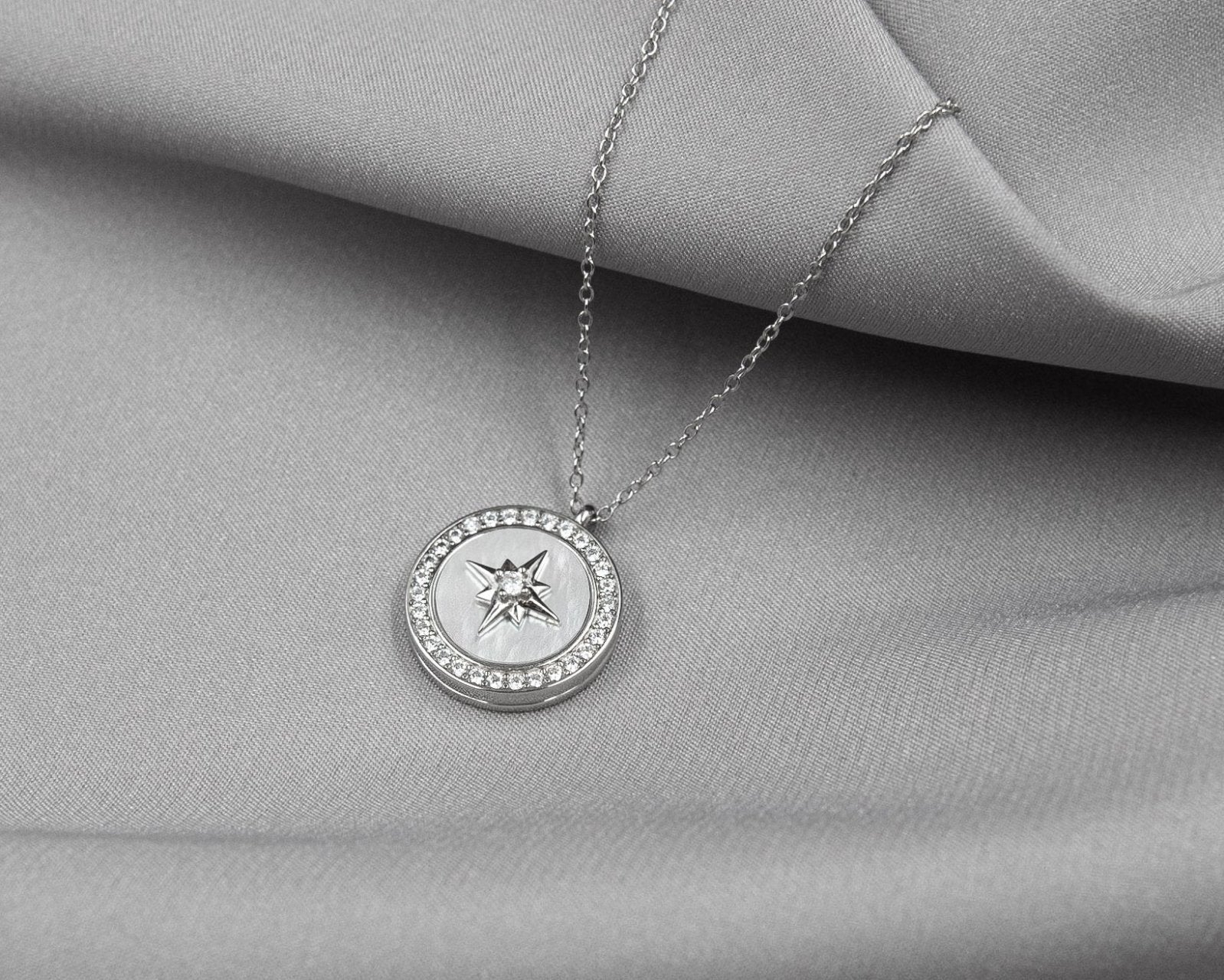 LUNA LOCKET - MILA CANTES